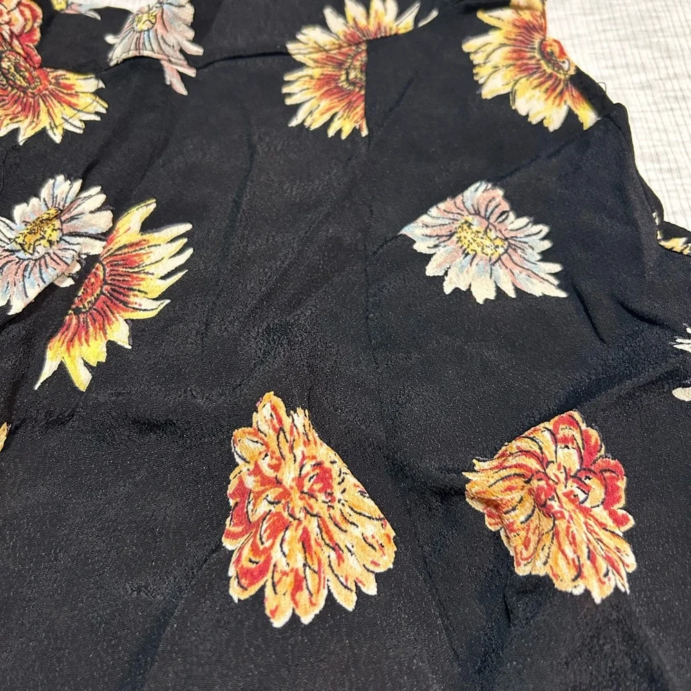 Brandy Melville Women Black‎ Floral Casual Skirt One Size Zipper
